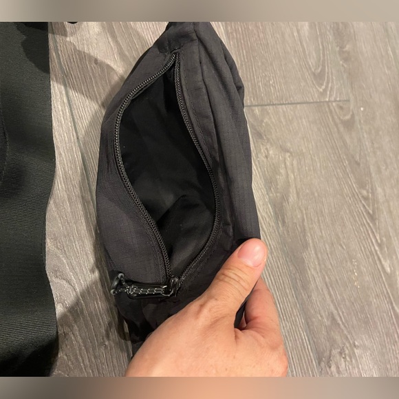 Aritizia Tna Anni waist pack - Picture 6 of 8